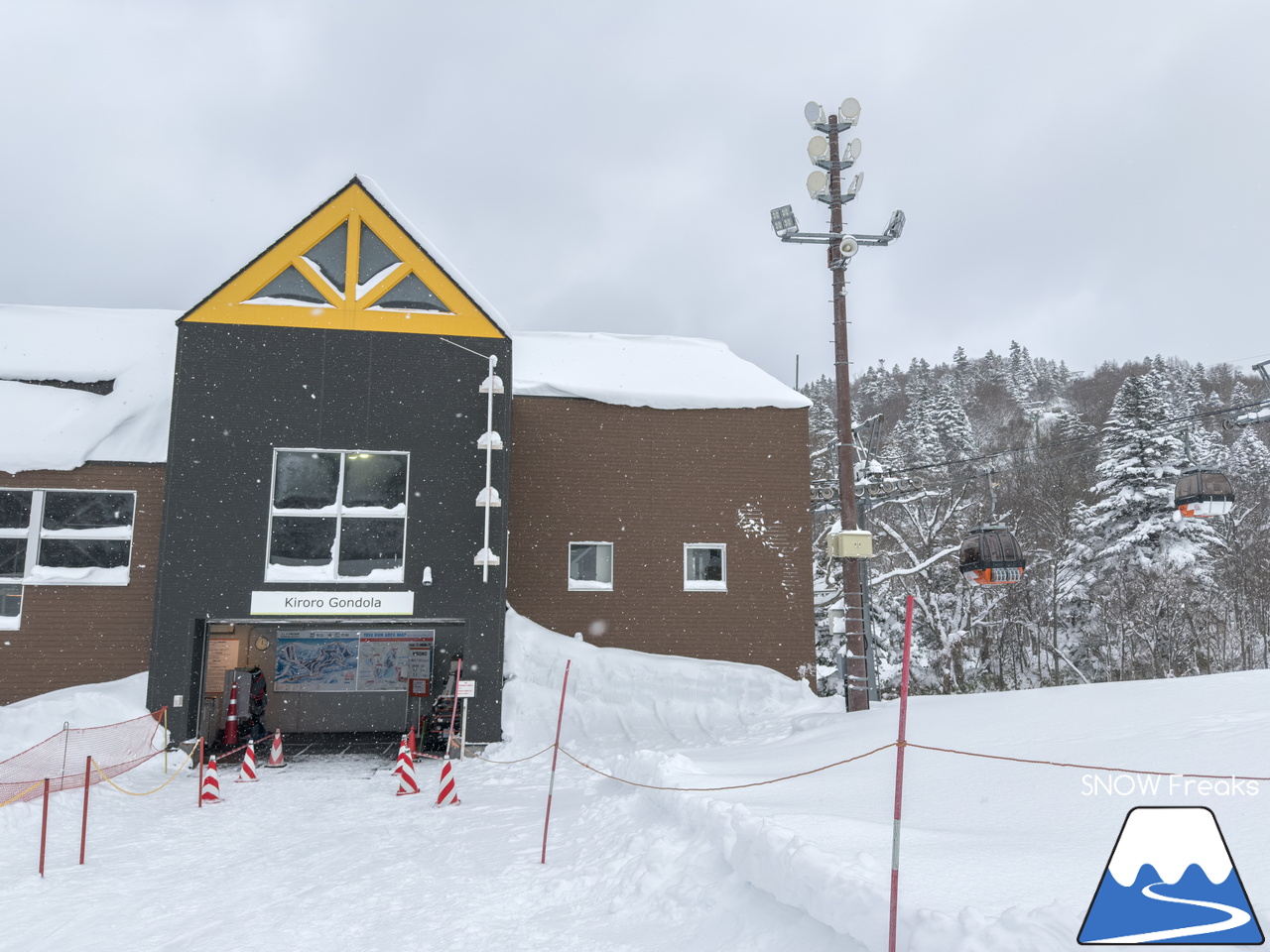 キロロリゾート｜遅ればせながら…。積雪200cmのキロロで、2025～2026 SNOW Freaks『初滑り』。今シーズンもどうぞよろしくお願いいたします！